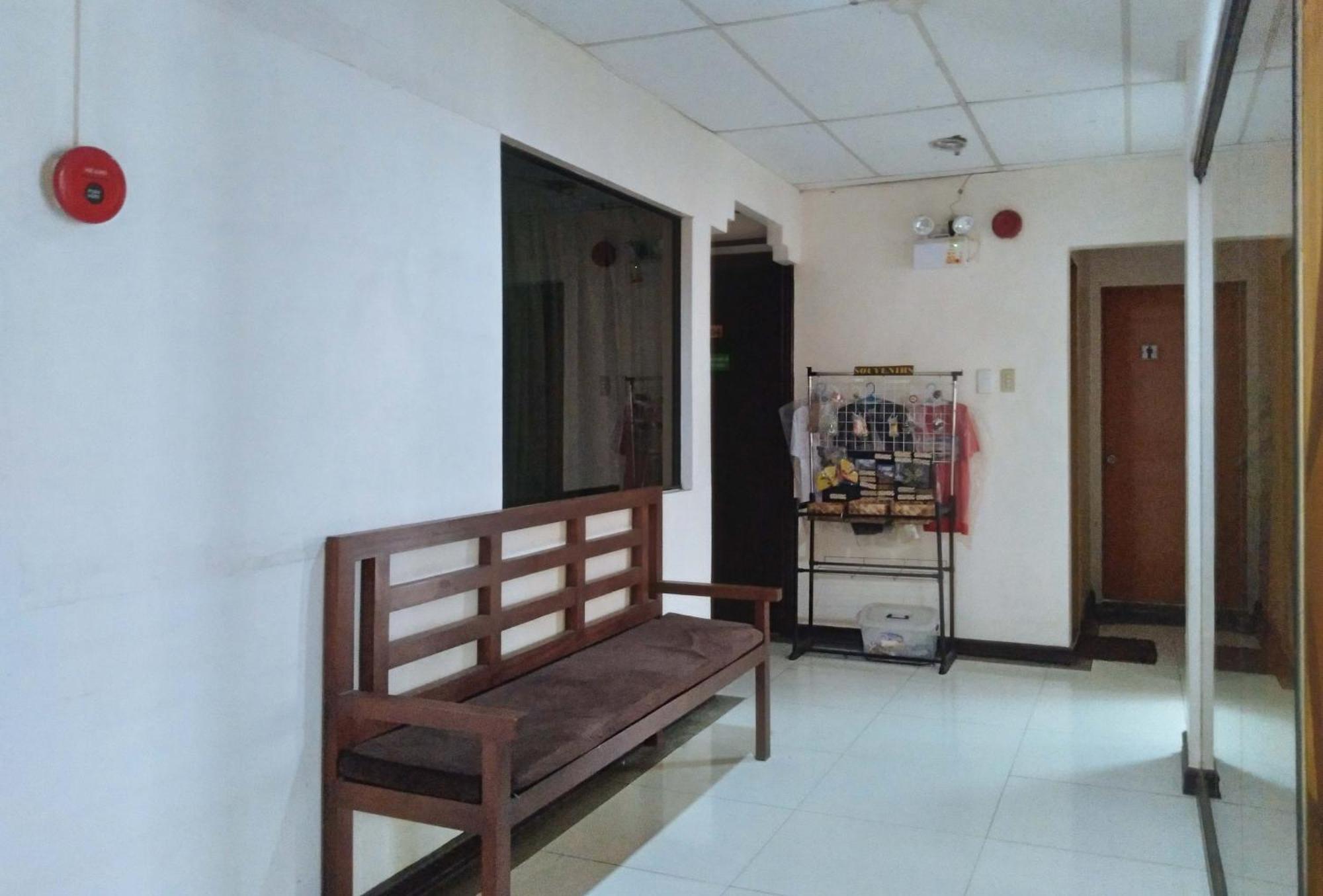 Отель Reddoorz Near Ormoc Port Terminal Экстерьер фото